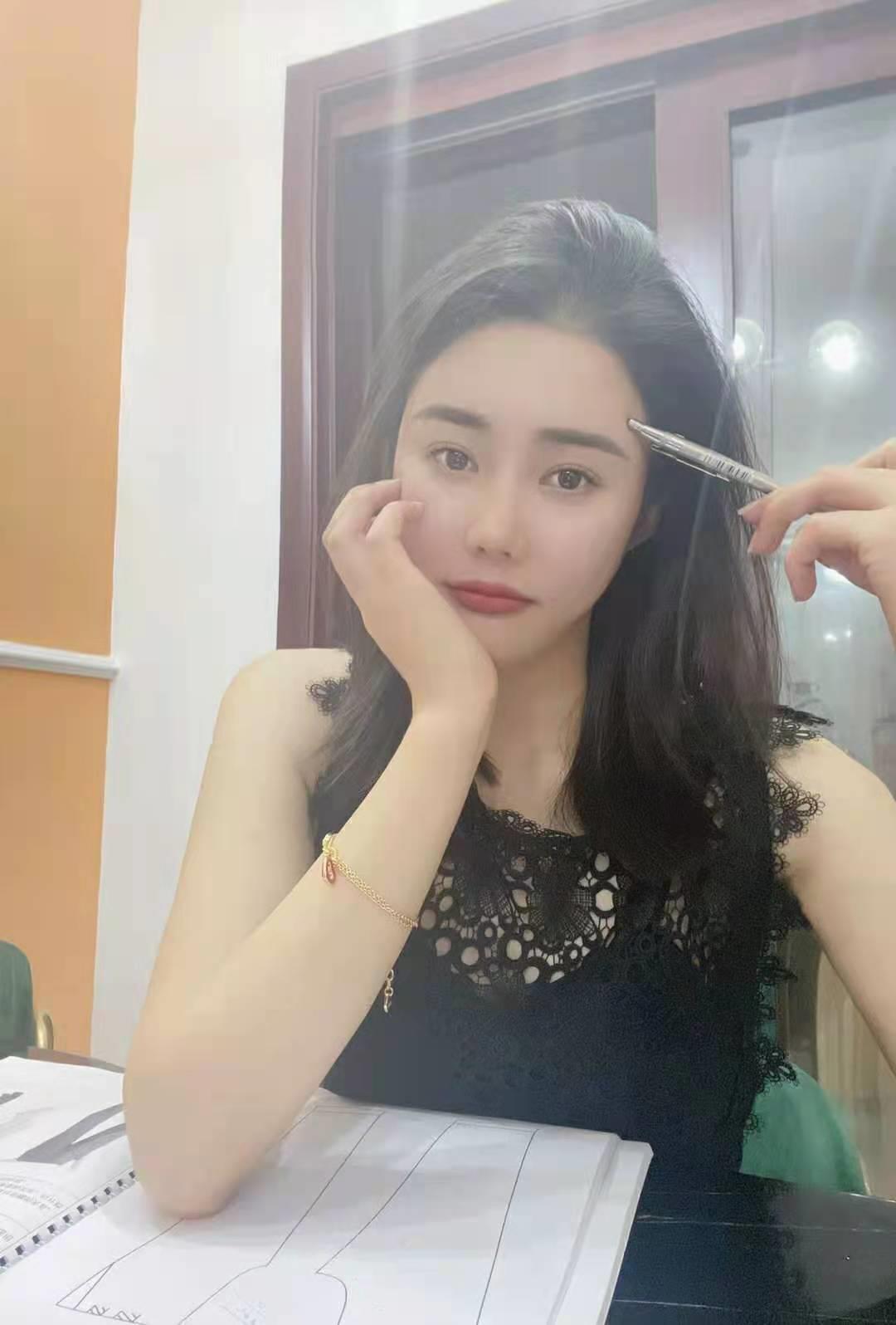 龙华娇小身材的喵喵 第6张