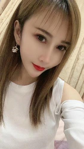 赚外快的小护士 第3张