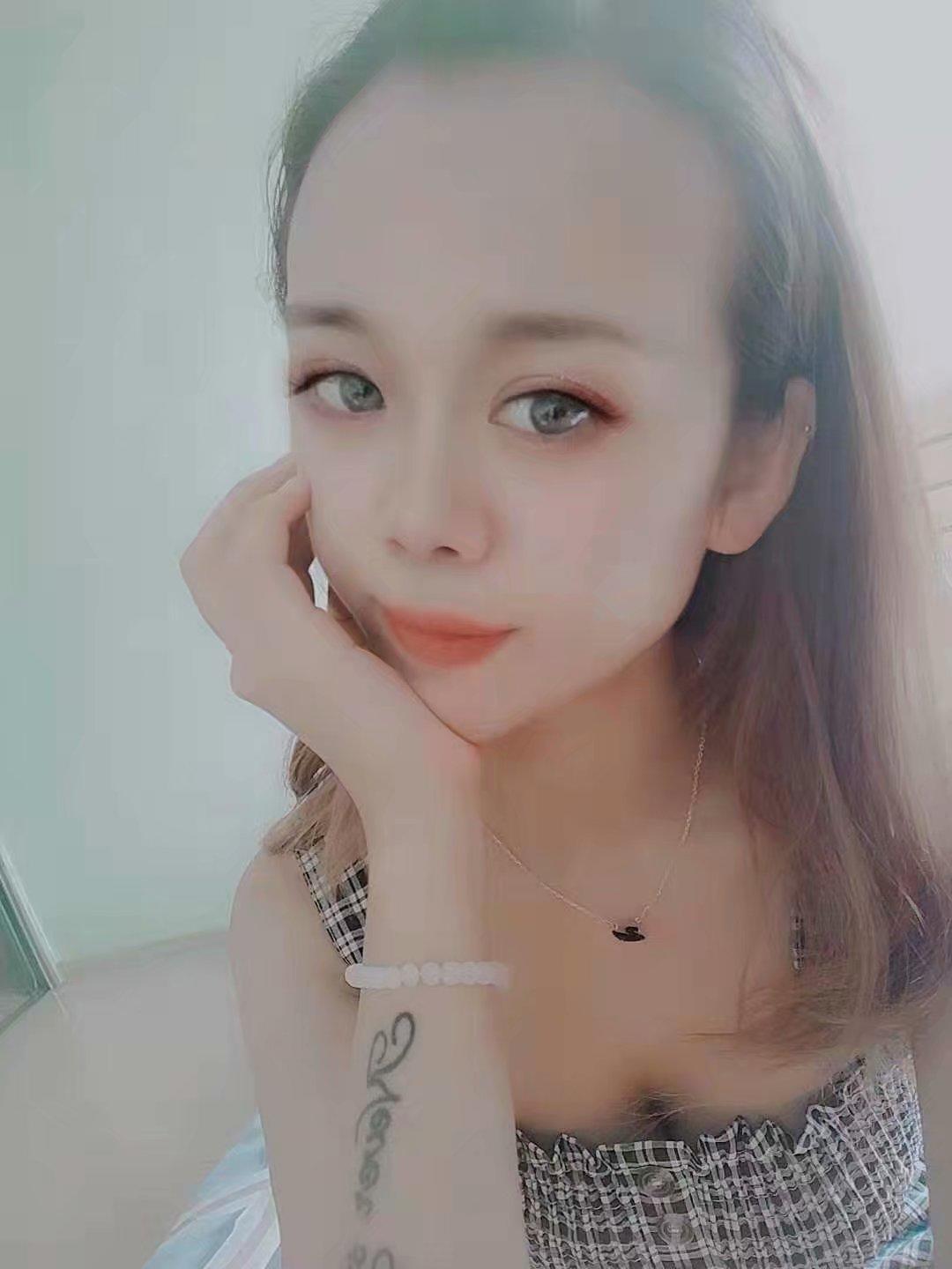 超值价格的21岁年轻妹子 第4张