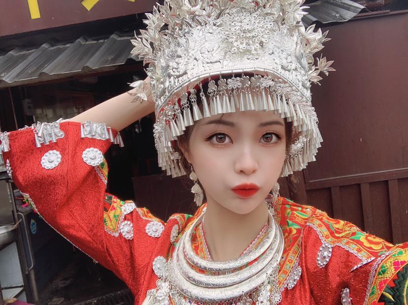 东城苗族女孩，奔放热情，玩得开挺划算 第2张